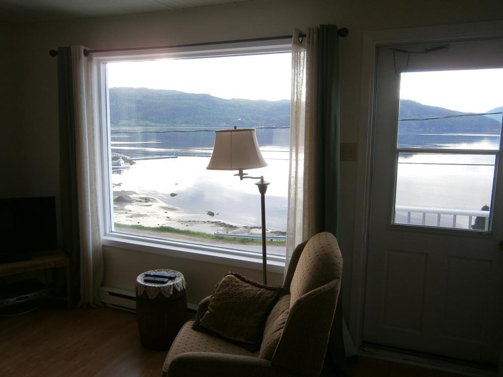 Ferienwohnung Apartement Mirador Du Fjord LʼAnse-Saint-Jean Exterior foto
