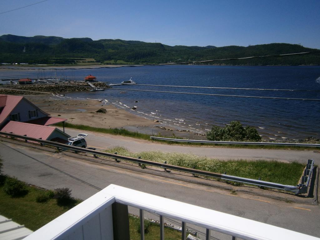 Ferienwohnung Apartement Mirador Du Fjord LʼAnse-Saint-Jean Exterior foto