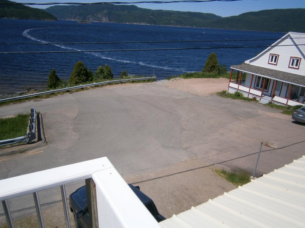 Ferienwohnung Apartement Mirador Du Fjord LʼAnse-Saint-Jean Exterior foto